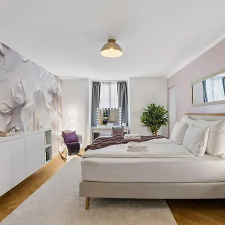Apartment Designer Old Town Waterview Ac