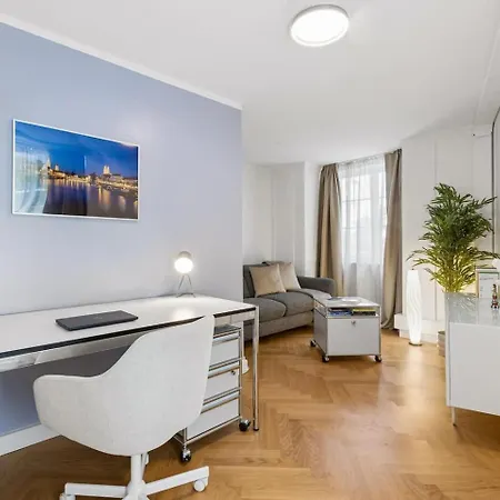 Designer Old Town Waterview Ac Apartment Zurich