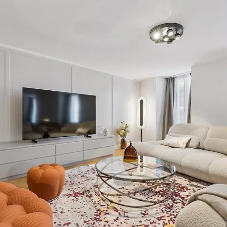 Designer Old Town Waterview Ac Apartment